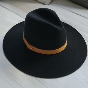 Gigi Pip hat
